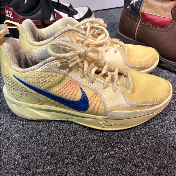 Nike Sabrina 2 6Y